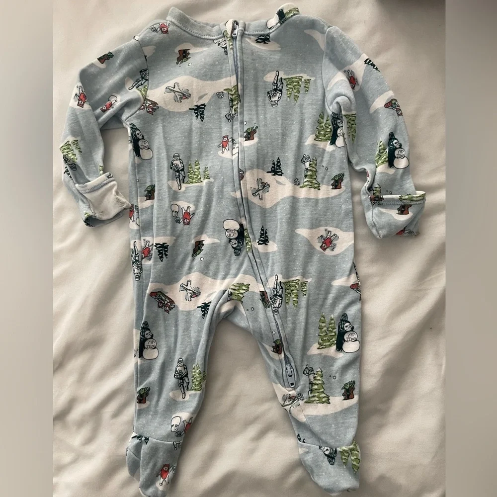 Star Wars x Old navy baby 0-3m one piece 2 way zip footed and fold over mittens